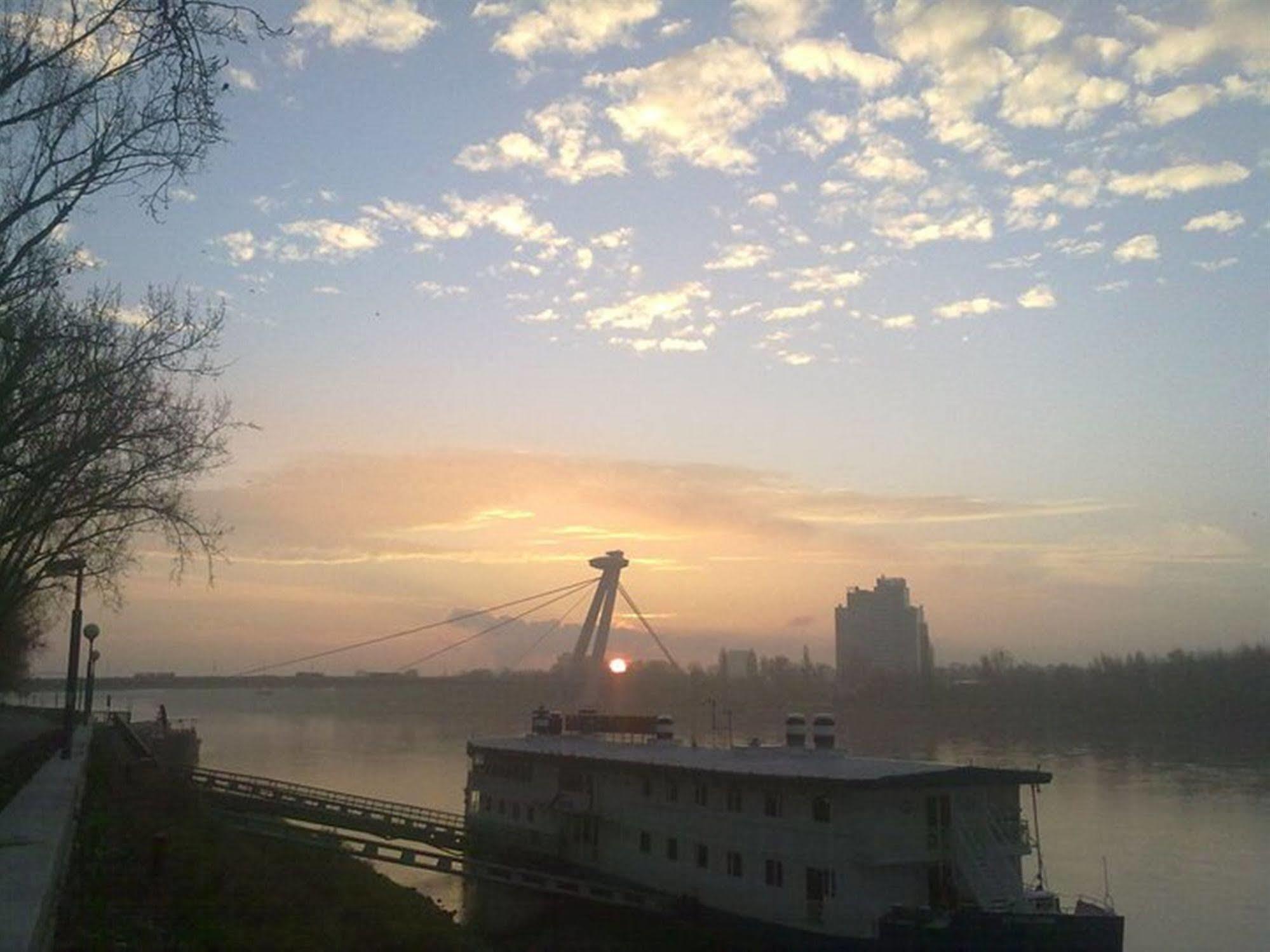 Botel Marina Bratislava Exterior photo