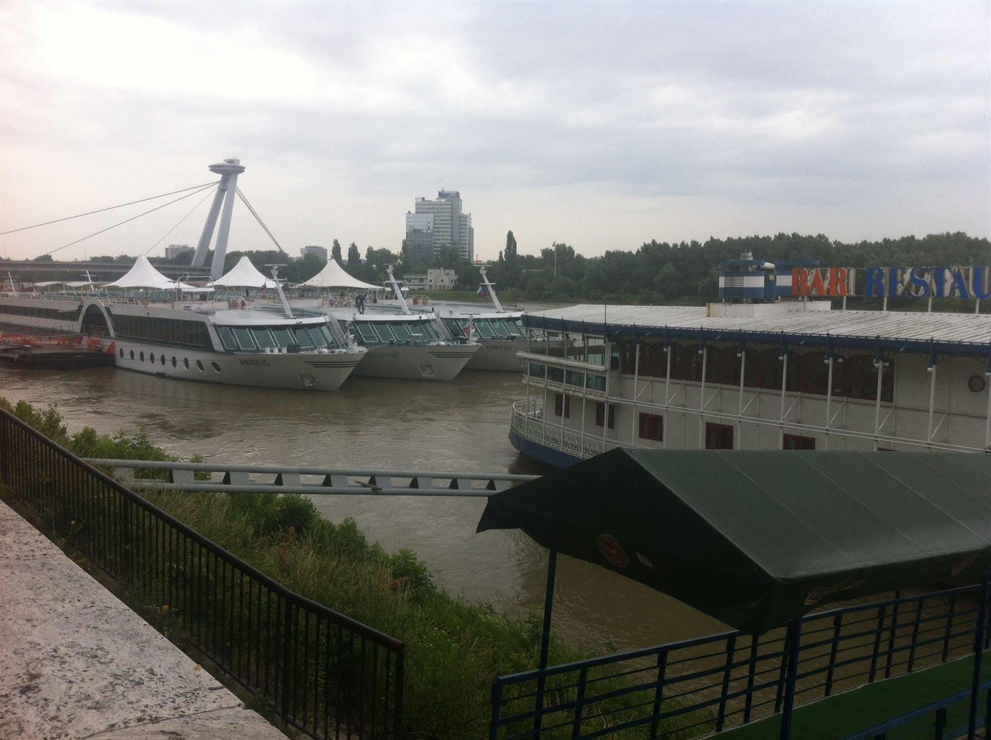 Botel Marina Bratislava Exterior photo