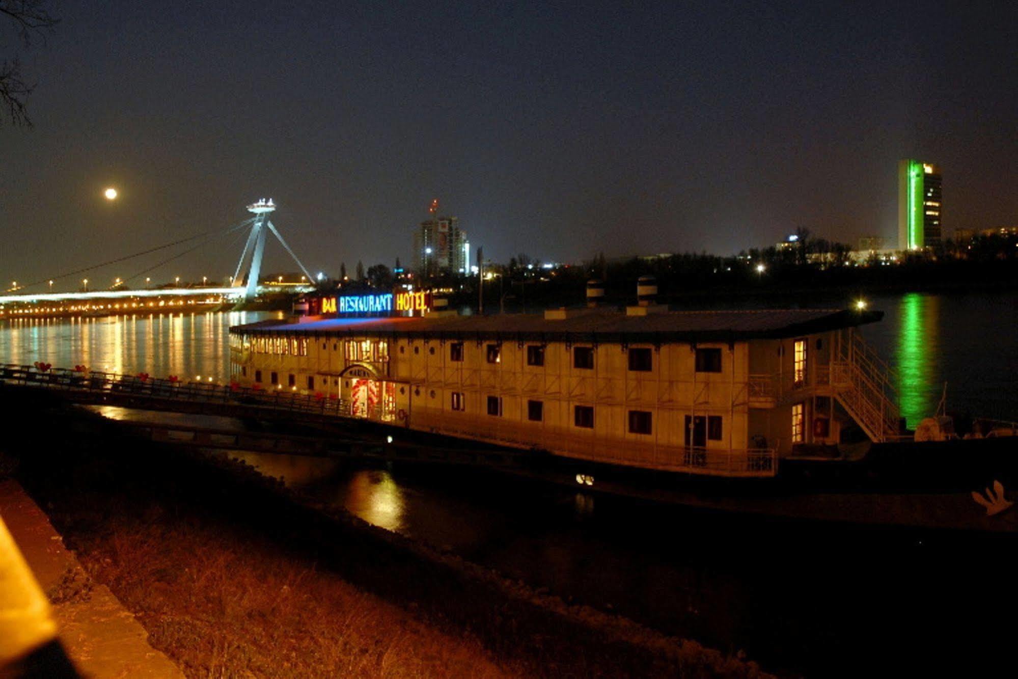 Botel Marina Bratislava Exterior photo